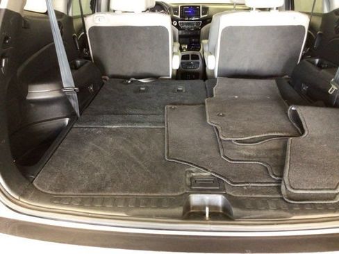 Used 2017 Honda Pilot Elite image 10