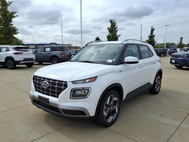 Certified 2025 Hyundai Venue SEL FWD image 1