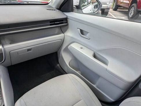 Used 2025 Hyundai Kona SEL AWD/4WD image 17