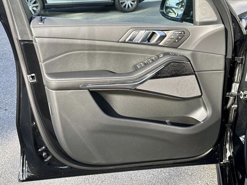 New 2026 BMW X7 M60i image 15