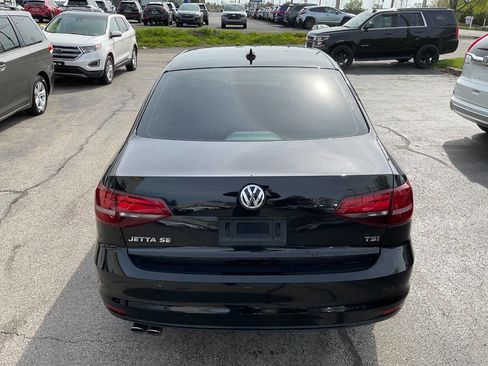 Used 2017 Volkswagen Jetta SE FWD image 10