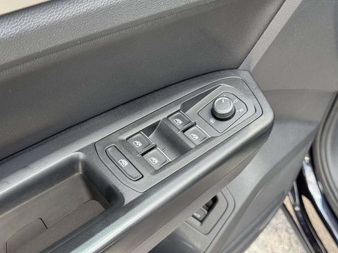 Used 2019 Volkswagen Atlas SEL R-Line AWD/4WD image 27