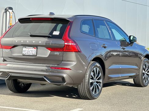 Used 2025 Volvo XC60 B5 Core w/ Protection Package Premier image 5