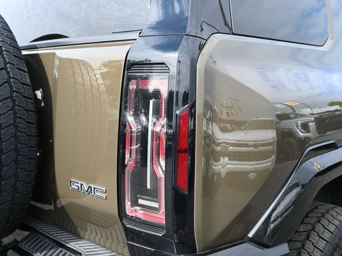 Used 2025 GMC Hummer EV 3X AWD/4WD image 21