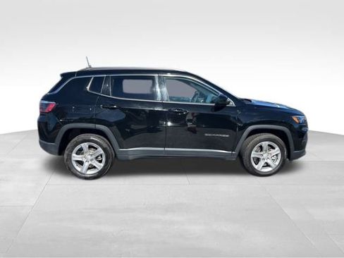 Used 2024 Jeep Compass Latitude w/ Altitude Special Edition image 8
