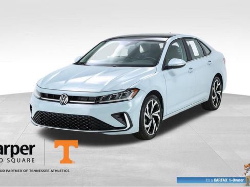 Used 2025 Volkswagen Jetta SEL image 1