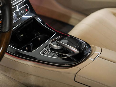 Used 2018 Mercedes-Benz E 400 4MATIC Wagon w/ Premium 2 Package image 24