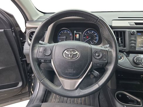 Used 2018 Toyota RAV4 XLE image 12