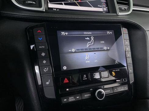 Used 2021 INFINITI QX50 Essential image 18
