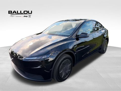 Used 2026 Tesla Model Y 2WD image 1