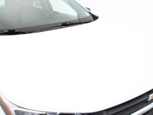 Used 2021 Chevrolet Equinox LS w/ LPO, Floor Liner Package image 12