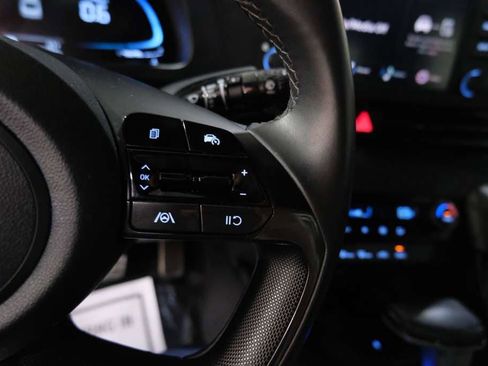 Used 2025 Hyundai Elantra Sport image 36