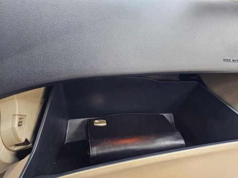 Used 2012 Toyota Highlander Limited FWD image 39
