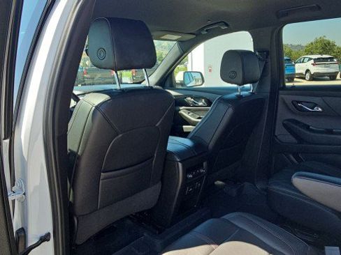 Used 2023 Chevrolet Traverse RS FWD image 21