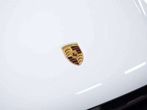 Certified 2025 Porsche Macan image 34