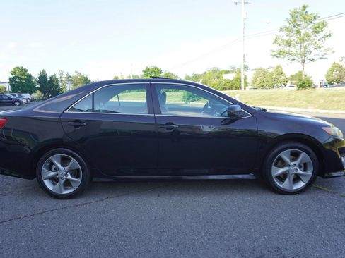 Used 2012 Toyota Camry SE FWD image 8