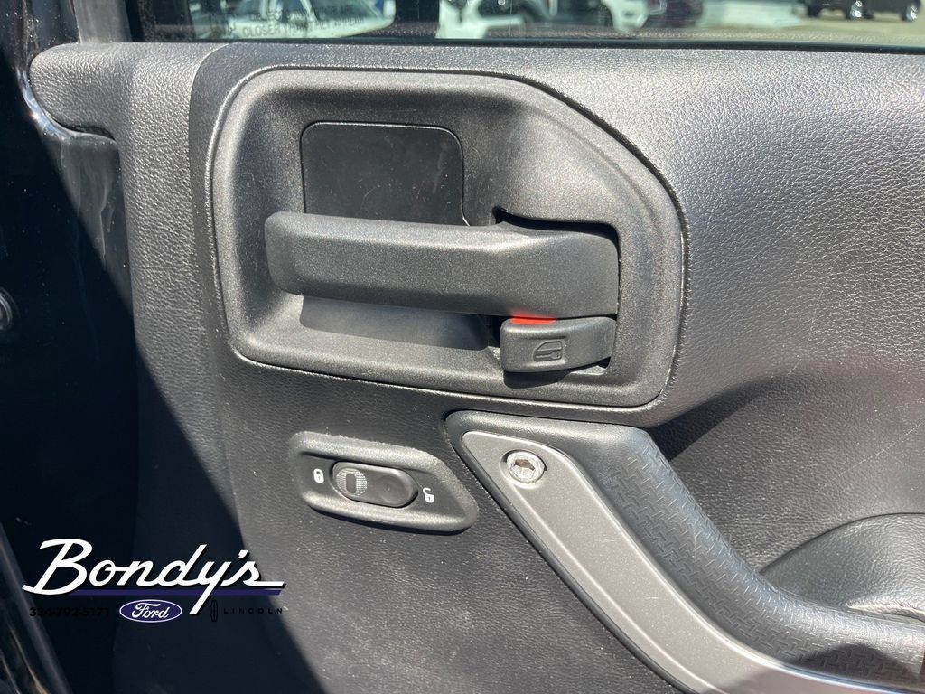 Used 2013 Jeep Wrangler Unlimited Sport AWD/4WD image 19