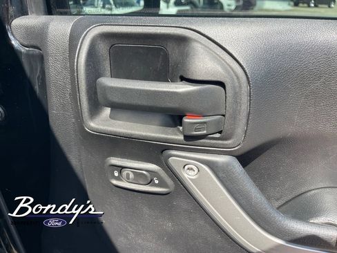Used 2013 Jeep Wrangler Unlimited Sport AWD/4WD image 19
