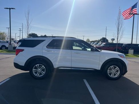 Used 2020 Ford Explorer XLT w/ Equipment Group 202A AWD/4WD image 4
