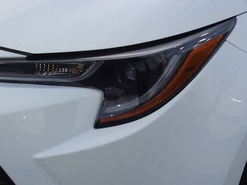 Used 2025 Toyota Corolla LE image 20