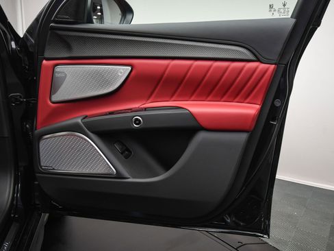 New 2025 Maserati Grecale Trofeo image 45