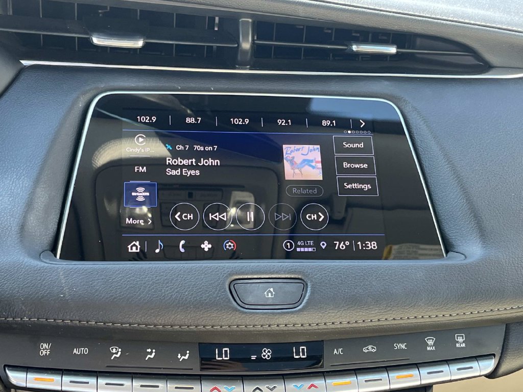 Used 2023 Cadillac XT4 Premium Luxury FWD image 33