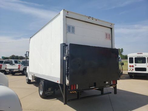Used 2018 Chevrolet Express 3500 RWD image 9