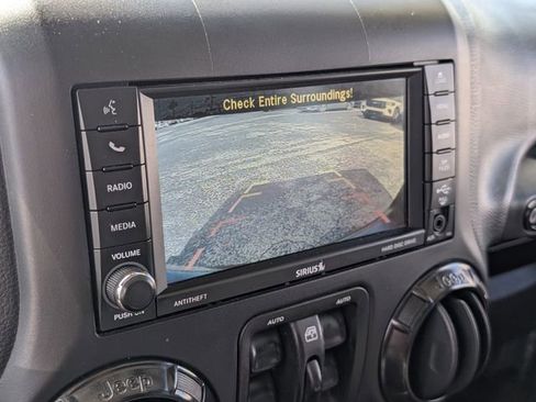 Used 2017 Jeep Wrangler Unlimited Rubicon image 24