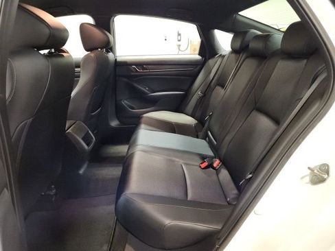 Used 2018 Honda Accord Sport image 21