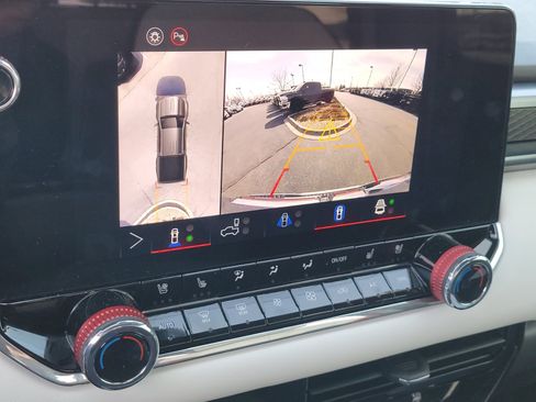 Used 2024 GMC Canyon AT4X image 14