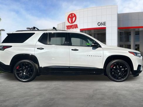 Used 2020 Chevrolet Traverse Premier w/ Redline Edition AWD/4WD image 3