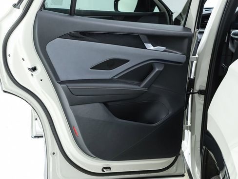 New 2026 Volkswagen Tiguan SE R-Line image 17