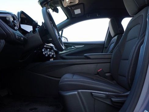 New 2025 Chevrolet Equinox EV LT image 23