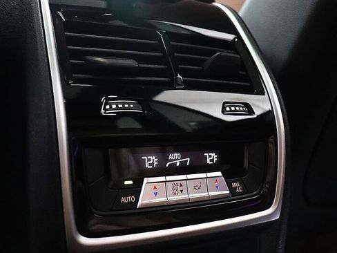 Used 2019 BMW X5 xDrive50i w/ M Sport Package AWD/4WD image 22