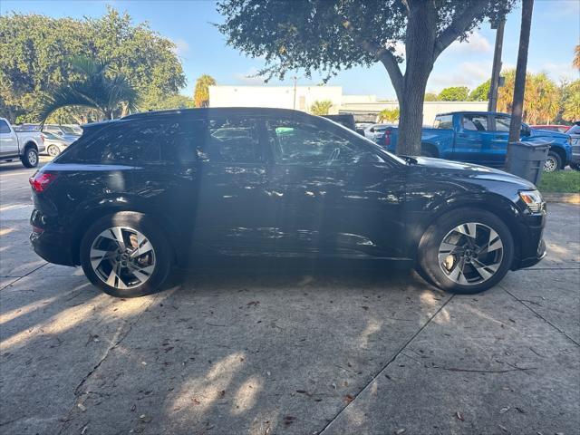 Used 2021 Audi e-tron Premium w/ Convenience Plus Package AWD/4WD image 4