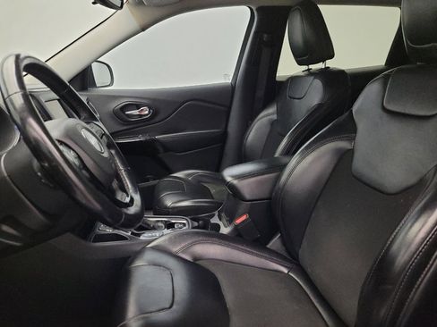 Used 2021 Jeep Cherokee Latitude Plus FWD image 17