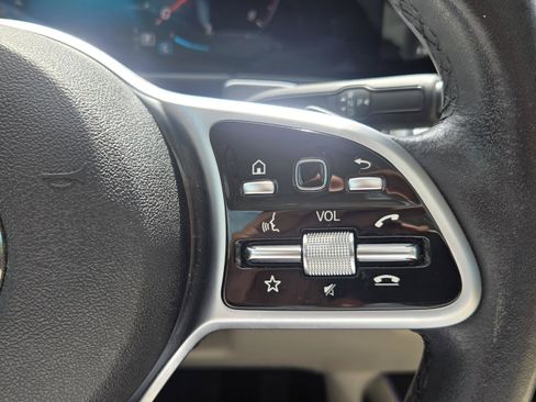 Used 2021 Mercedes-Benz GLB 250 image 27