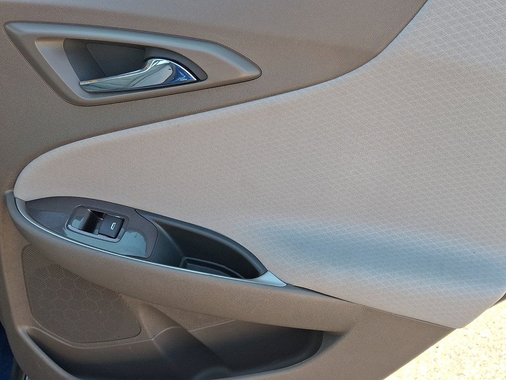 Used 2023 Chevrolet Malibu LT FWD image 14