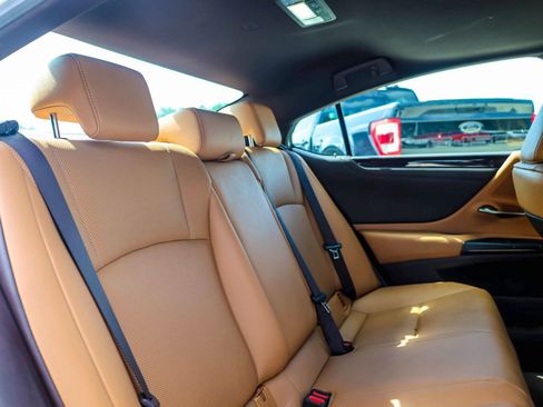 Used 2021 Lexus ES 250 w/ Premium Package AWD/4WD image 5