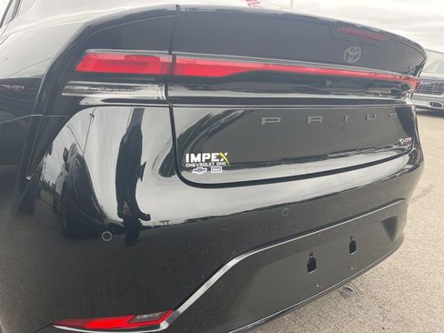 Used 2024 Toyota Prius XLE image 32