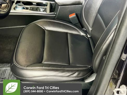 Used 2020 Ford Explorer XLT w/ Equipment Group 202A image 22