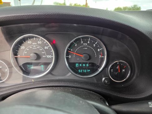 Used 2017 Jeep Wrangler Unlimited Sahara w/ Connectivity Group AWD/4WD image 7
