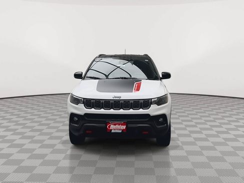 Used 2025 Jeep Compass Trailhawk AWD/4WD image 29