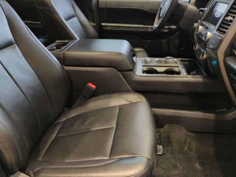 Used 2019 Ford Expedition XLT w/ Equipment Group 202A image 30