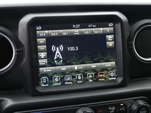 Used 2022 Jeep Wrangler Unlimited Sahara w/ Cold Weather Group AWD/4WD image 19