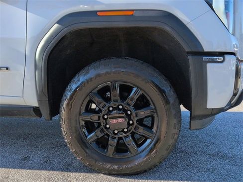 Used 2024 GMC Sierra 2500 AT4 w/ AT4 Premium Plus Package image 10