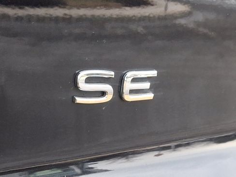 Certified 2023 Volkswagen Atlas Cross Sport SE image 29