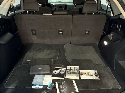 Used 2018 Ford Edge SE image 6