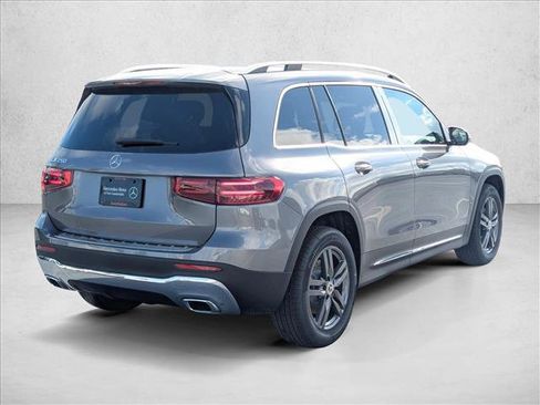 Used 2026 Mercedes-Benz GLB 250 image 2