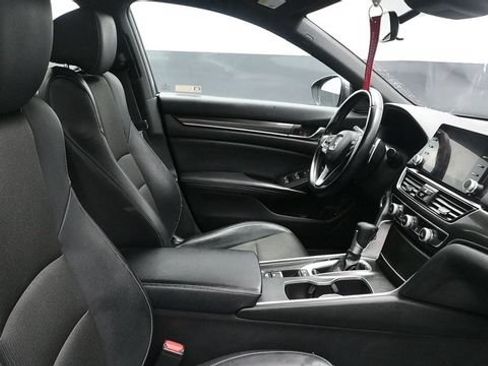 Used 2018 Honda Accord Sport image 12